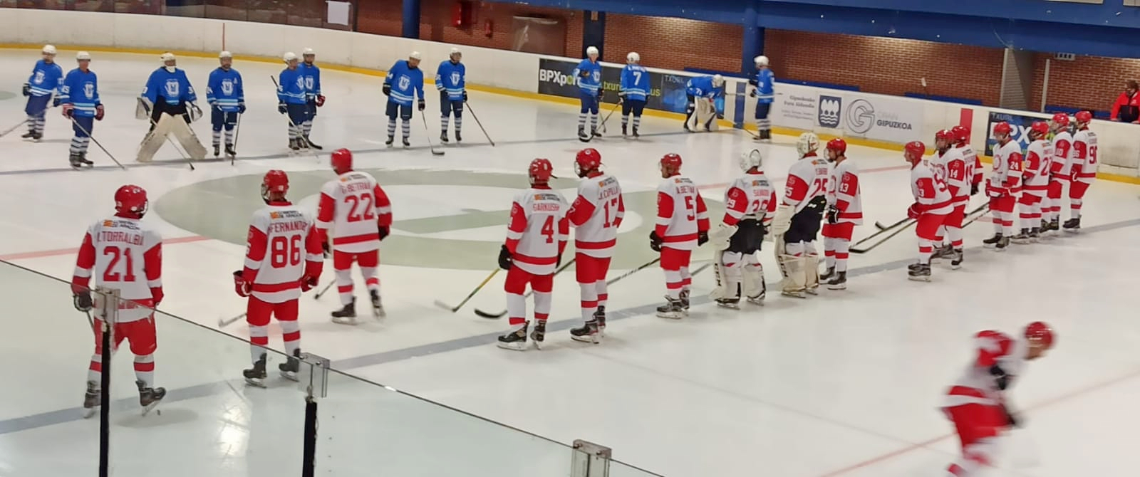 Derrota del Club Hielo Jaca ante el Txuri Urdin en San Sebastián (3-0)