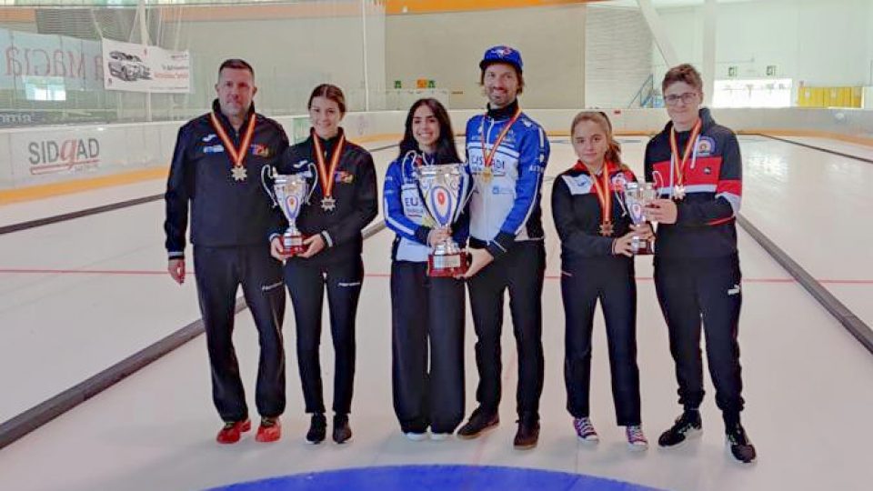 Aurora Tesa y Aleksei Palacín, bronce en el campeonato de España de dobles mixtos de 2ª división