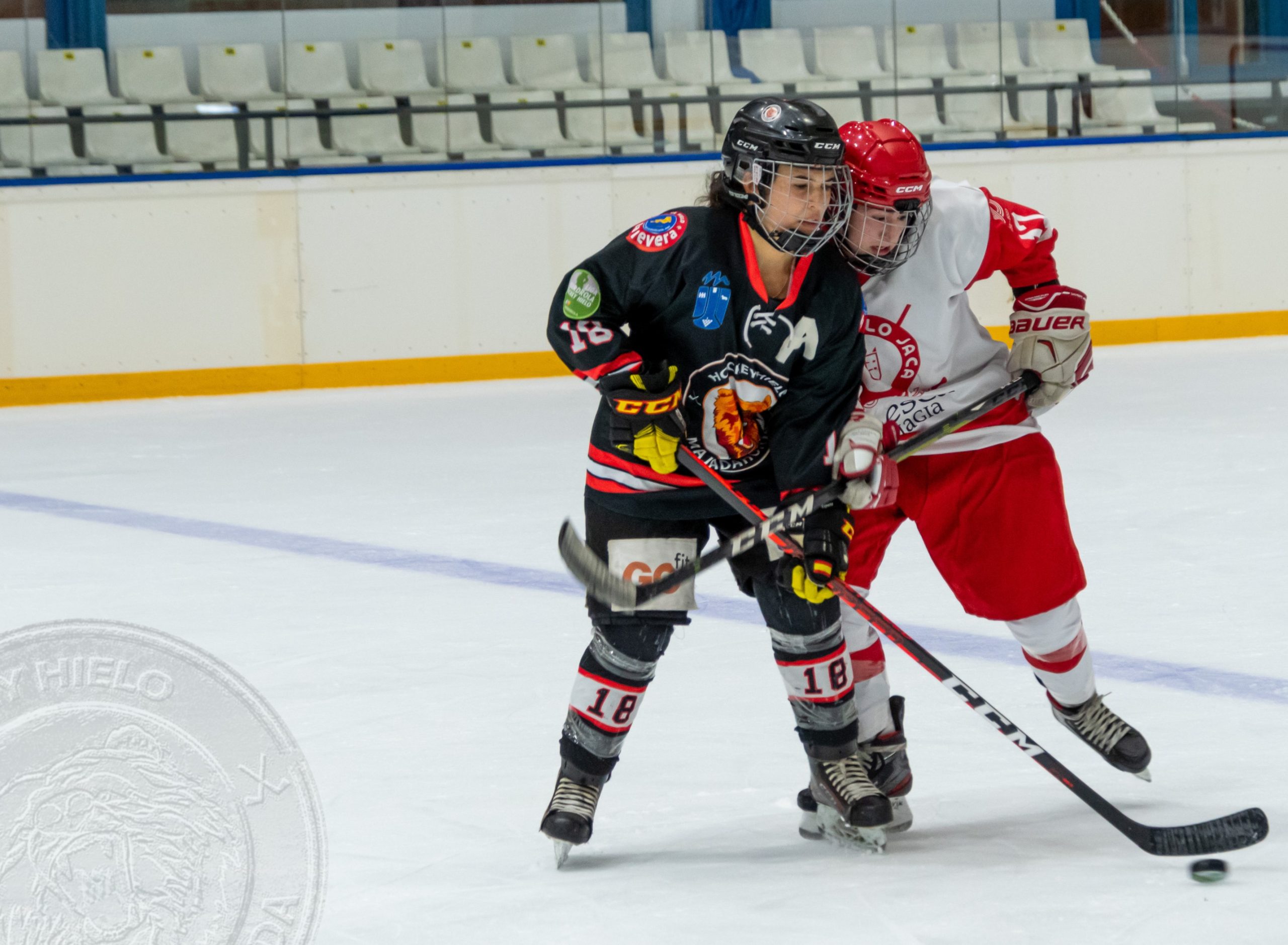 El equipo femenino del Club Hielo Jaca inicia la final de la Liga en Majadahonda