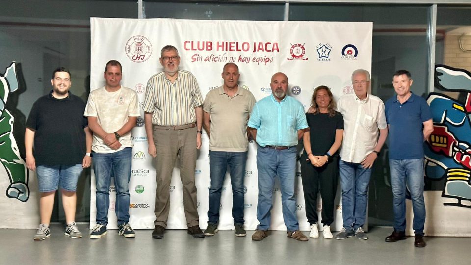 Nueva junta directiva del Club Hielo Jaca