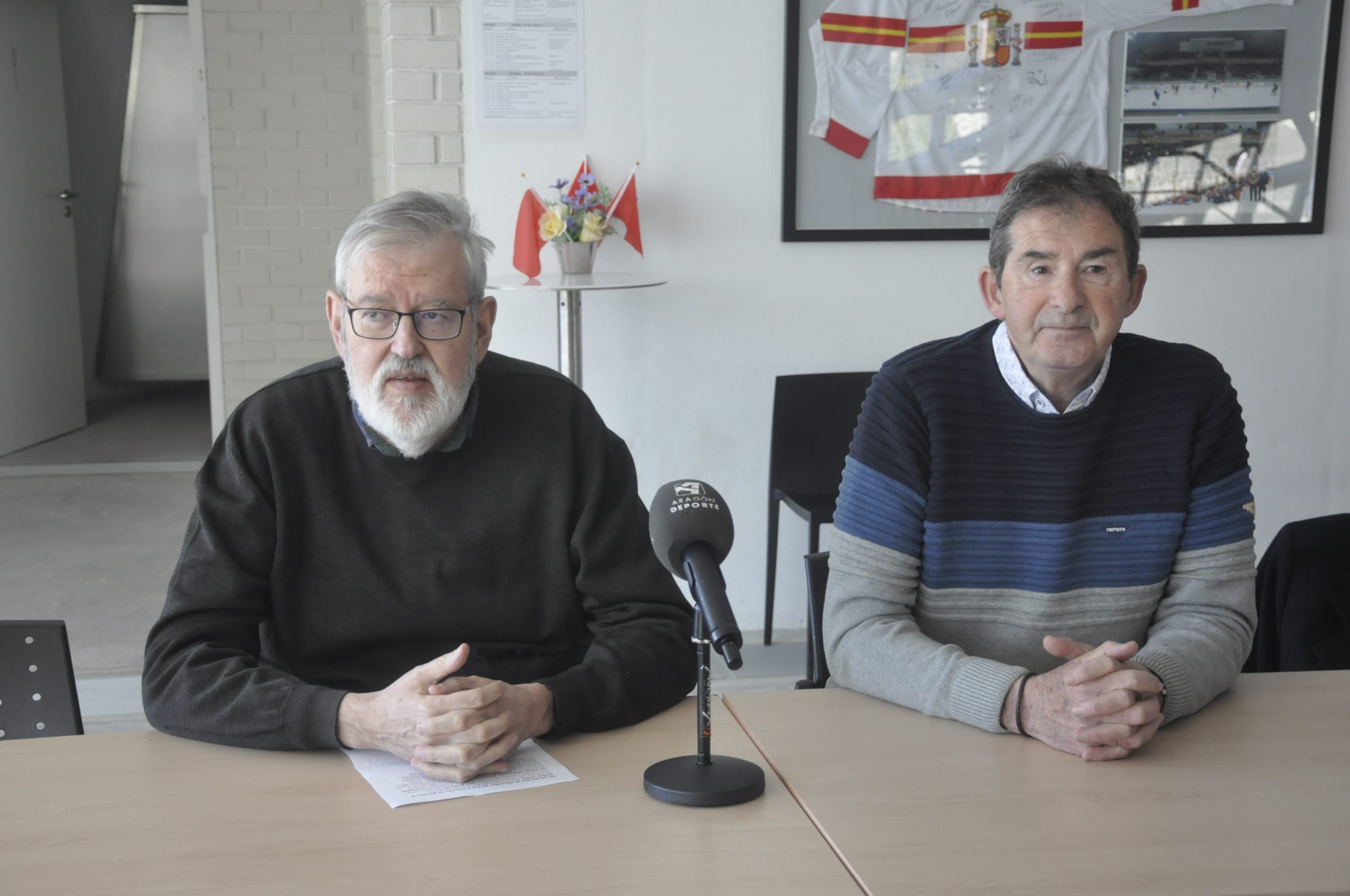 Reconocimiento a los ganadores de la 1ª Liga consquistada en 1984