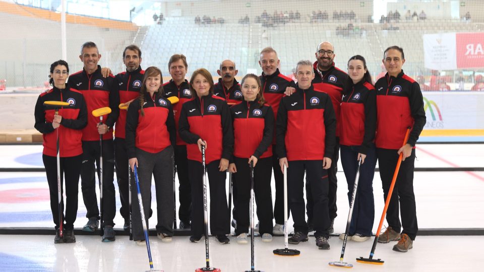 La sección de curling presenta dos equipos en el Nacional mixto