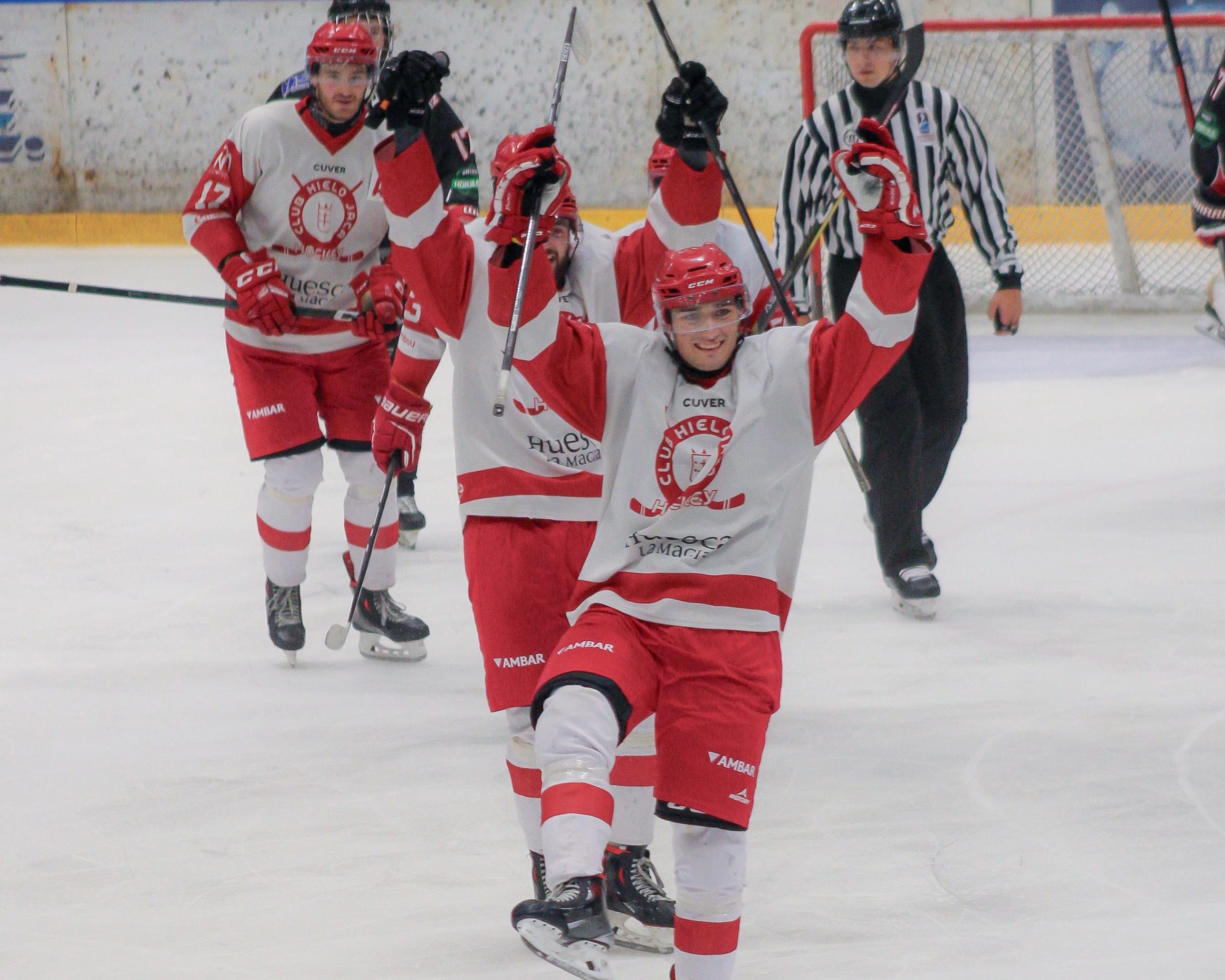 El Club Hielo Jaca vence al Huarte por 1-4 en su debut liguero