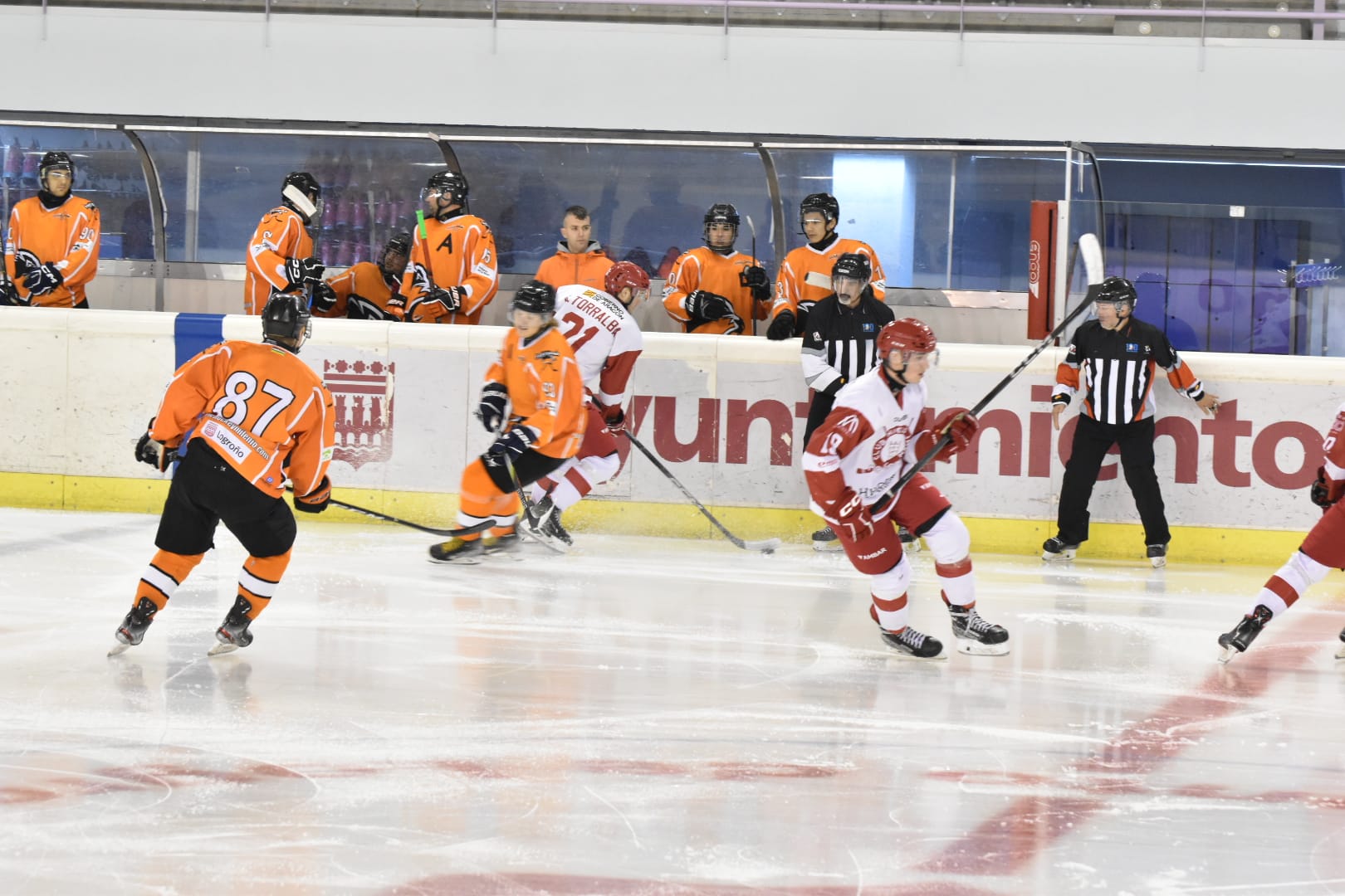 El Club Hielo Jaca se coloca a la cabeza de la liga de hockey tras un contundente 4-11 contra el Milenio