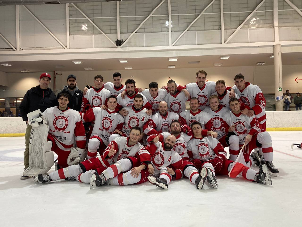 El Club Hielo Jaca vuelve a hacer historia y se convierte en el primer campeón de la Liga Ibérica